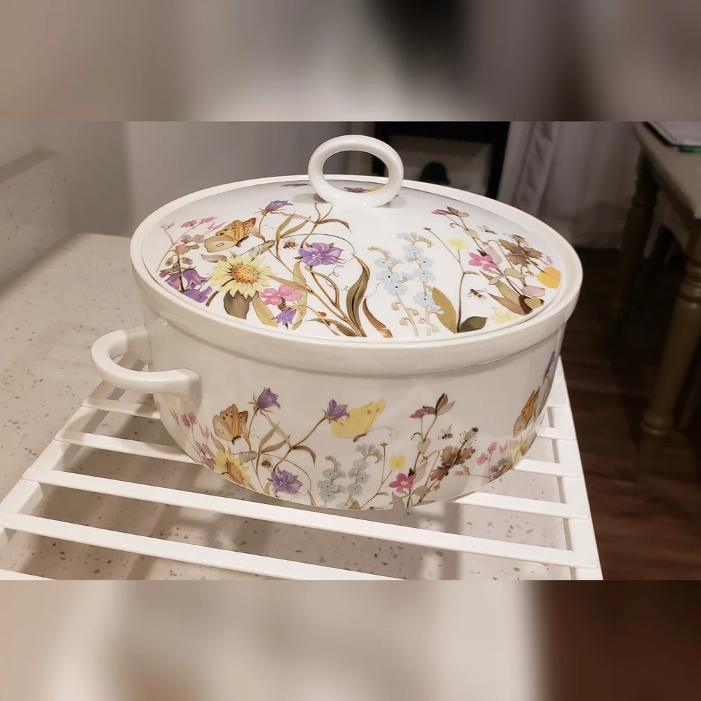 Vintage 1975 Enesco Fine China Nature Garden Society covered casserole. - Picture 2 of 10